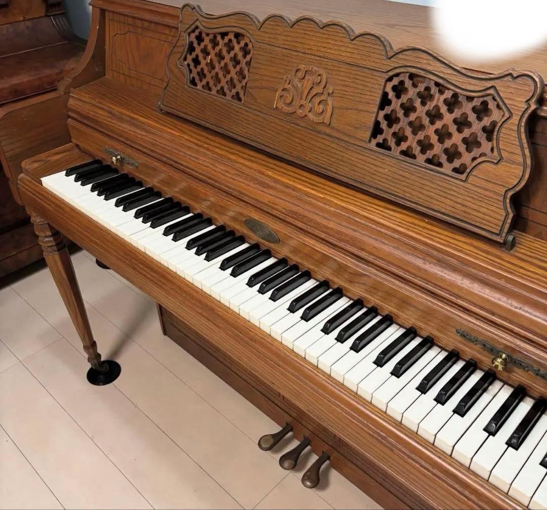 アメリカ製　アップライトピアノ　ワーリッツアー
