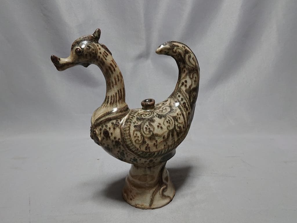 コレクター収集品　タイ　カロン鉄絵 唐草紋 クジャク形　水注15～16世紀