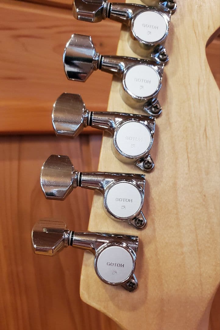 ジミヘン仕様！ストラトキャスター ギター 右利き ゴトーペグ付き！