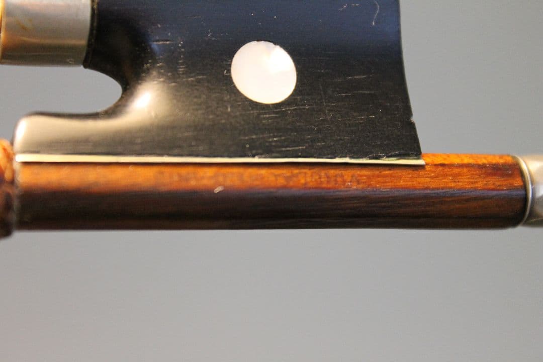 VUILLAUME A PARIS印vn弓　細身の瞬発・伝播力　繊細なタッチ