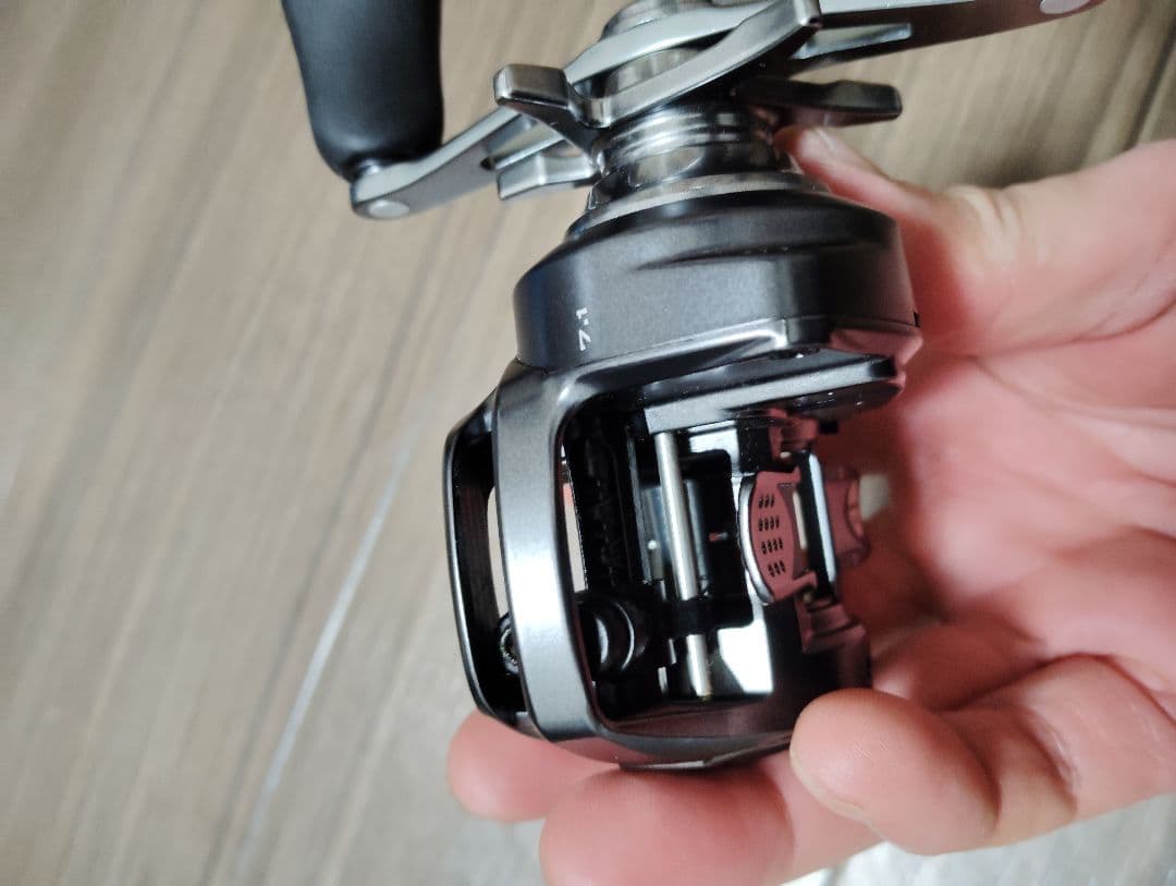 極美品！SHIMANO 22バンタムHG LEFTベイトリール HG