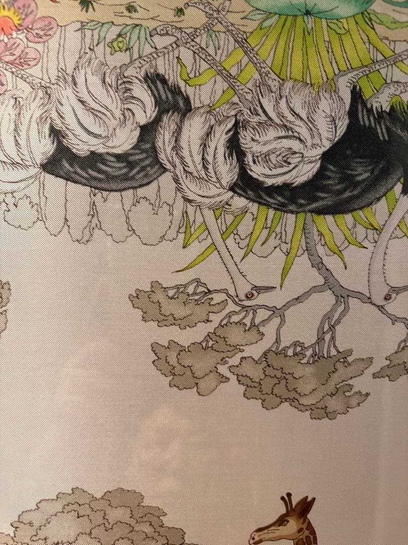 Gucci の動物柄スカーフの額装 86センチ×86センチの正方形