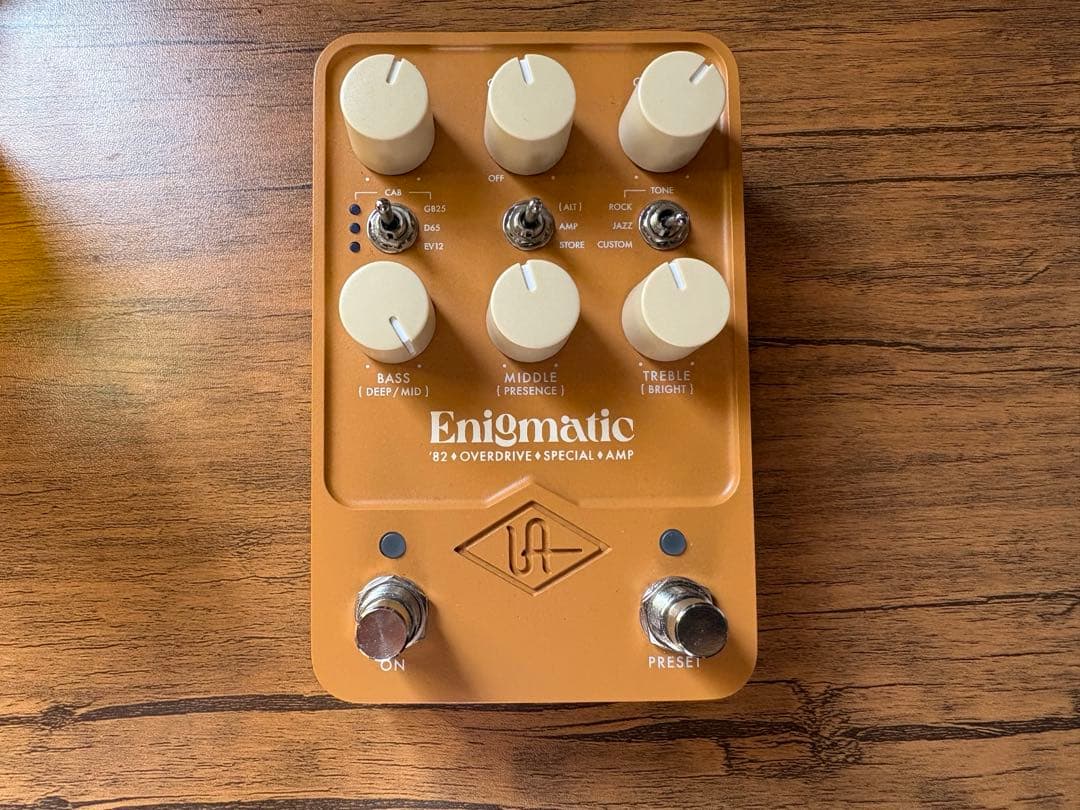 公式アダプタ+ UAFX Enigmatic '82 Overdrivb Amp