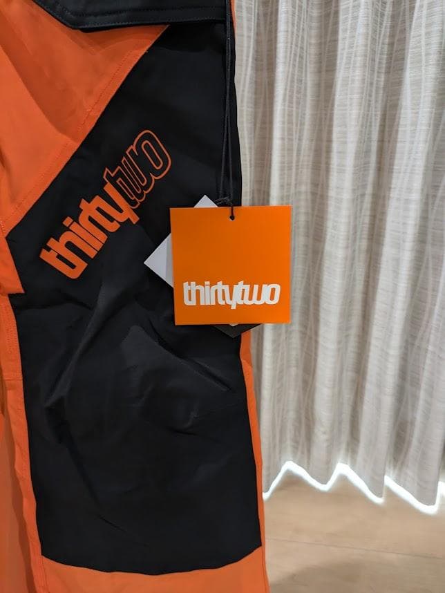 サーティーツー　ビブパンツ【新品未使用】