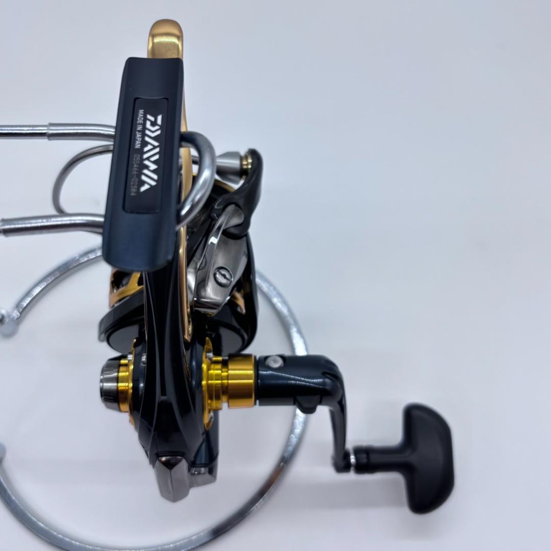 未使用 DAIWA 15トーナメントISO 2500SH-LBD 055466