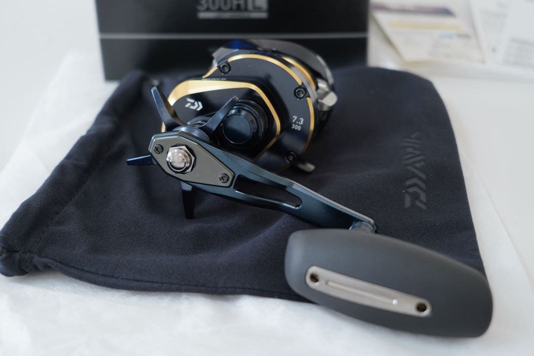 【新品未使用】25ソルティガ300HL