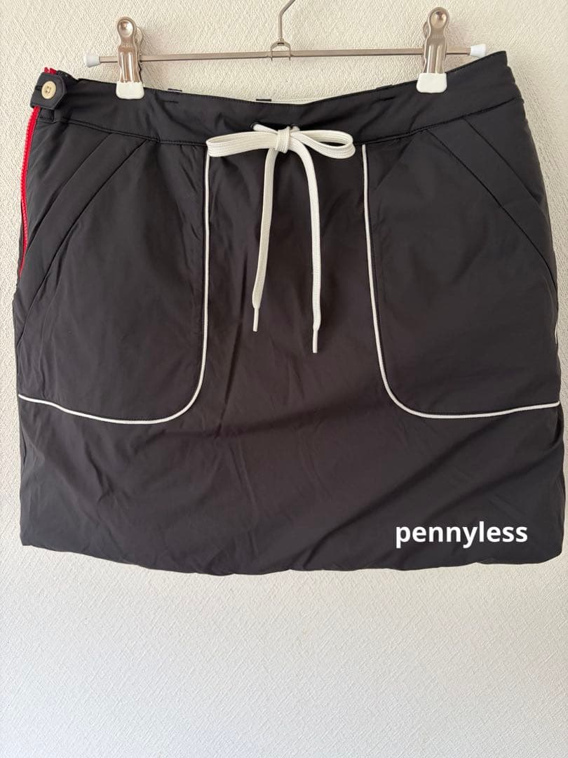 マスターバニーエディショ白x黒リバーシブル　ダウンスカートS