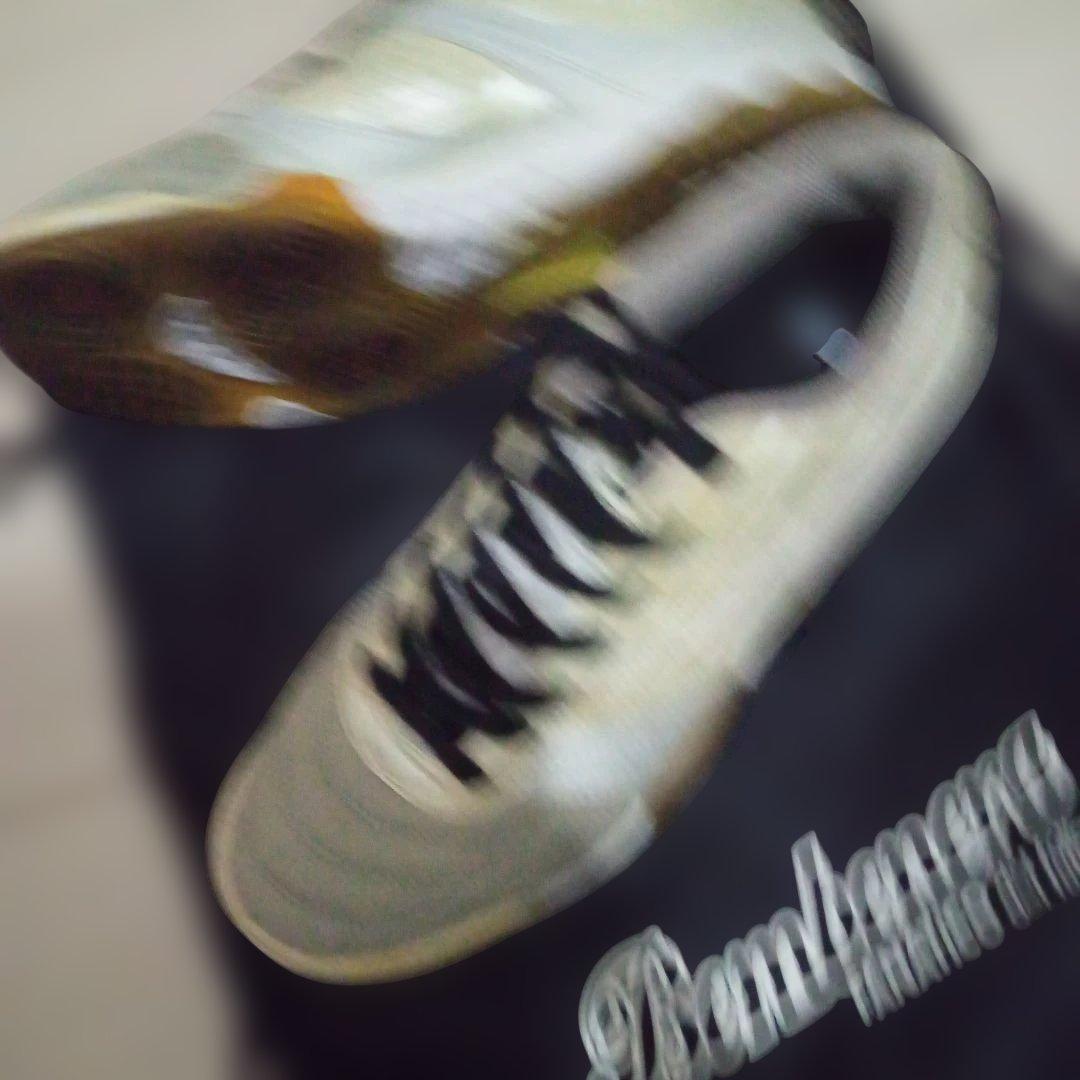 美品!《MIZUNO》《bombonera》コラボ★(限定)フットサルシューズ★