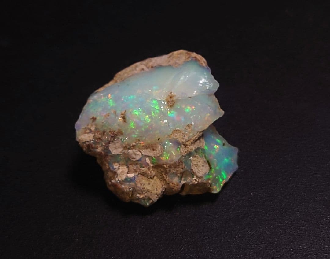 エチオピアウェロ産オパール　ジュエリー　グレード　プレシャス　遊色　鉱物標本