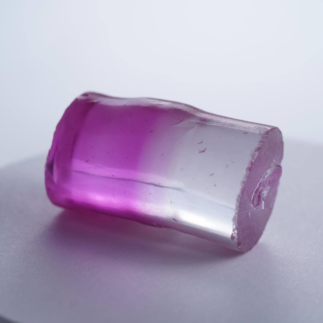 合成バイカラーサファイア　原石