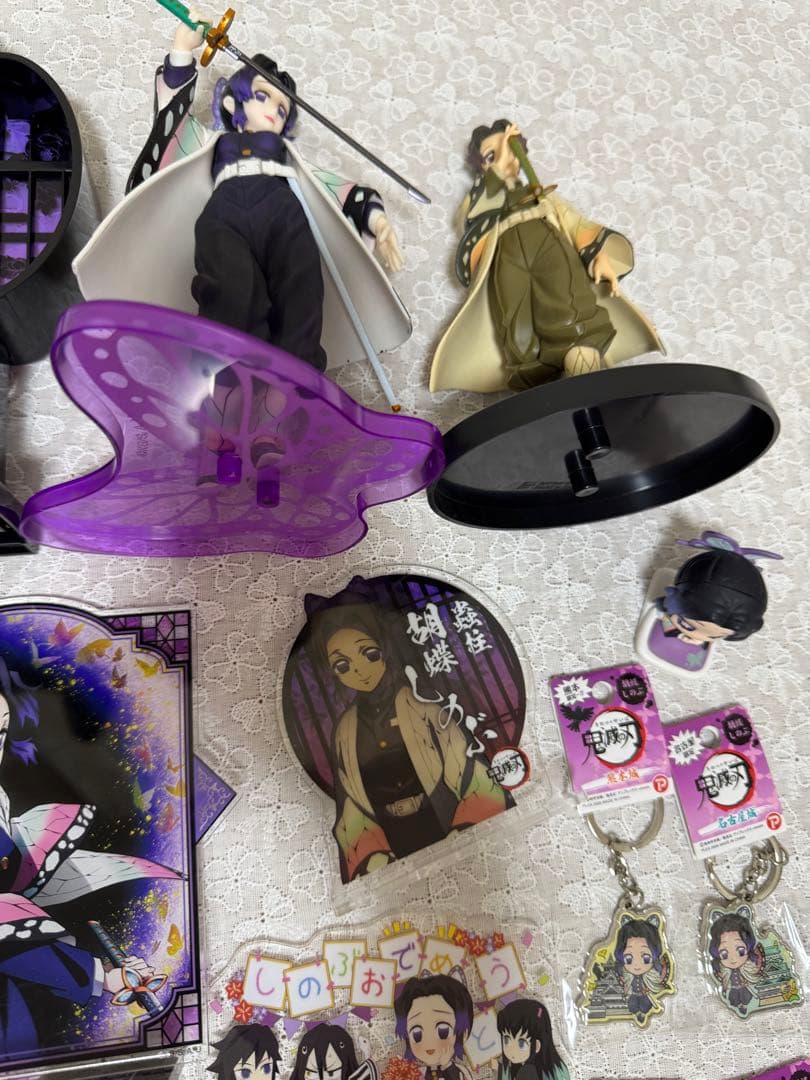 鬼滅の刃 胡蝶しのぶ まとめ売り アクリルスタンド フィギュア 缶バッジ ご当地