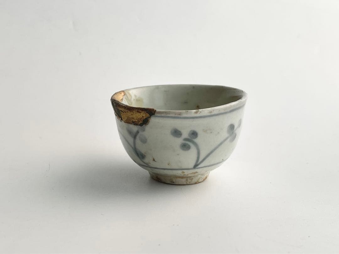 骨董　アンティーク　初期伊万里　染付　薺文　盃　酒器　酒盃　杯　金継ぎ　金繕い