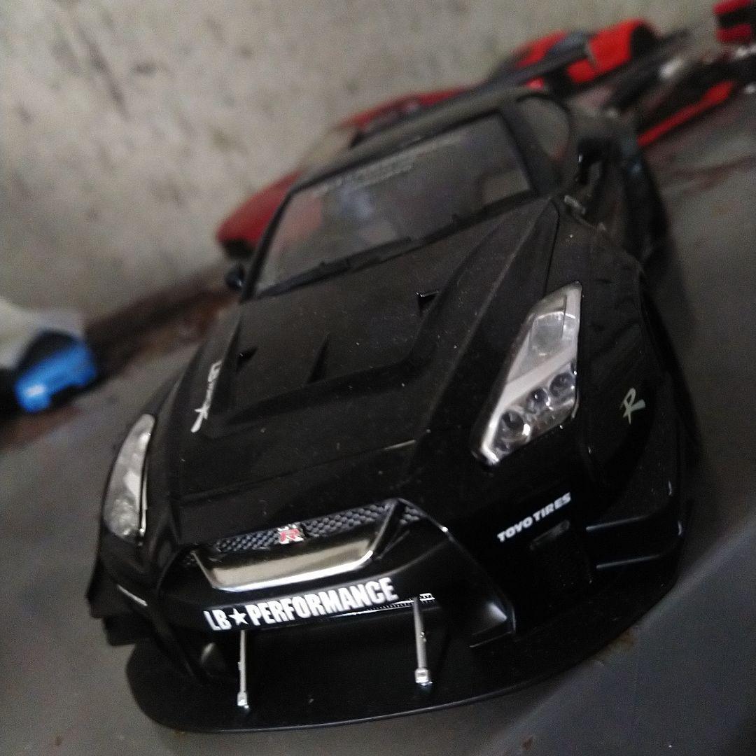 アオシマ1/24日産GT-R35リバティウォークLBGT-R完成品