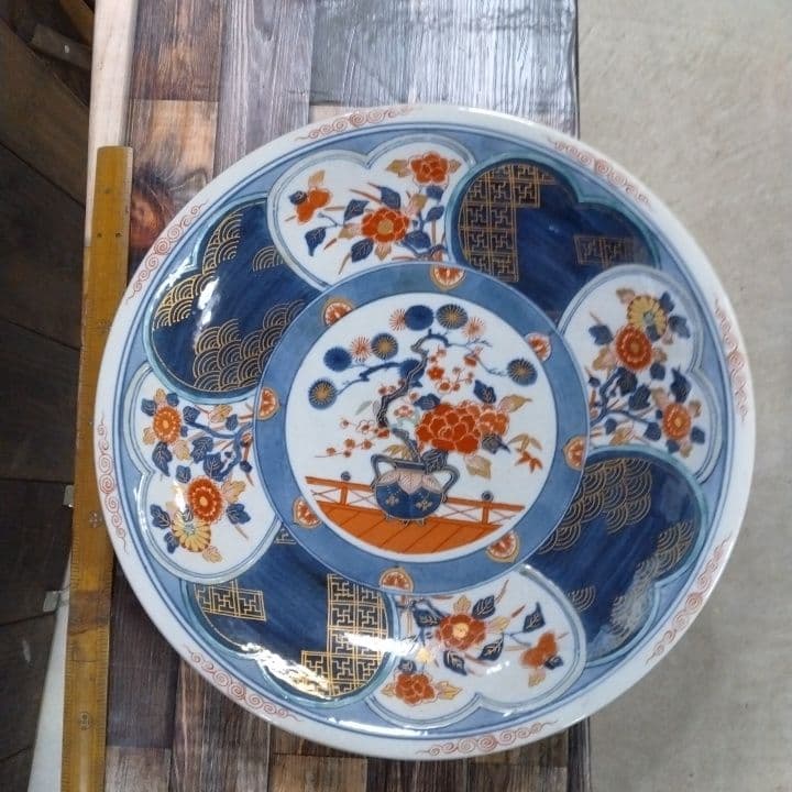 青と白の花模様 陶器皿 直径約30cm