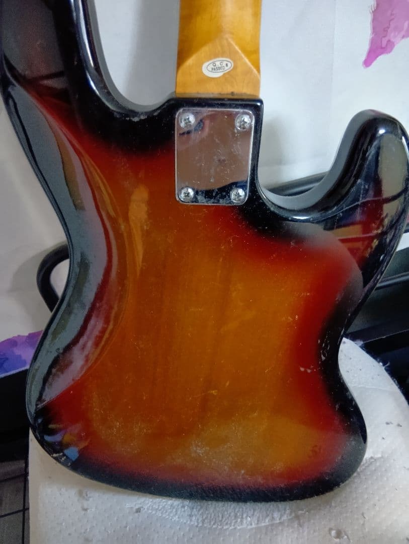 『けいおん！』秋山澪レプリカモデルエレキベース サンバースト 　大幅値下げ中！