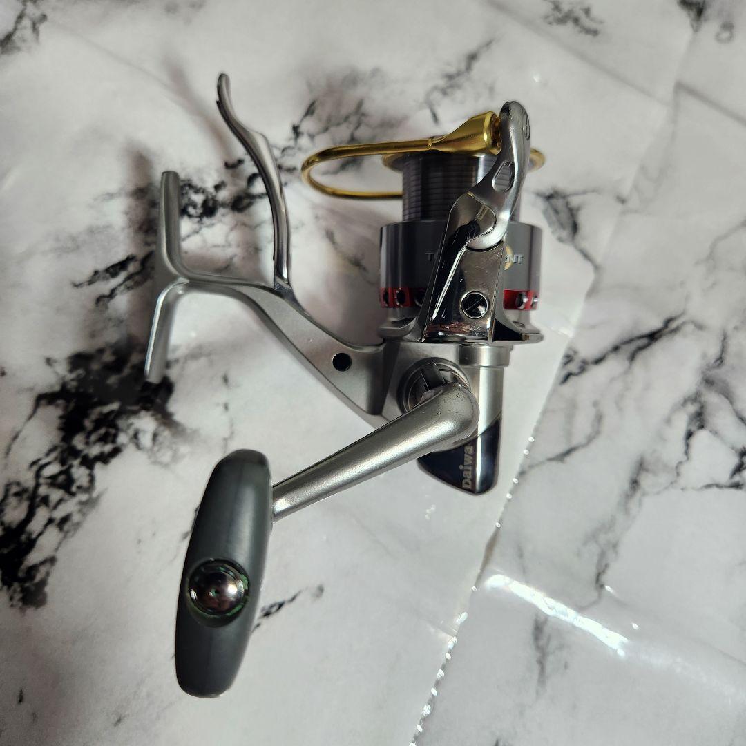 リール Daiwa TOURNAMENT ISO Z2500LB AIRL