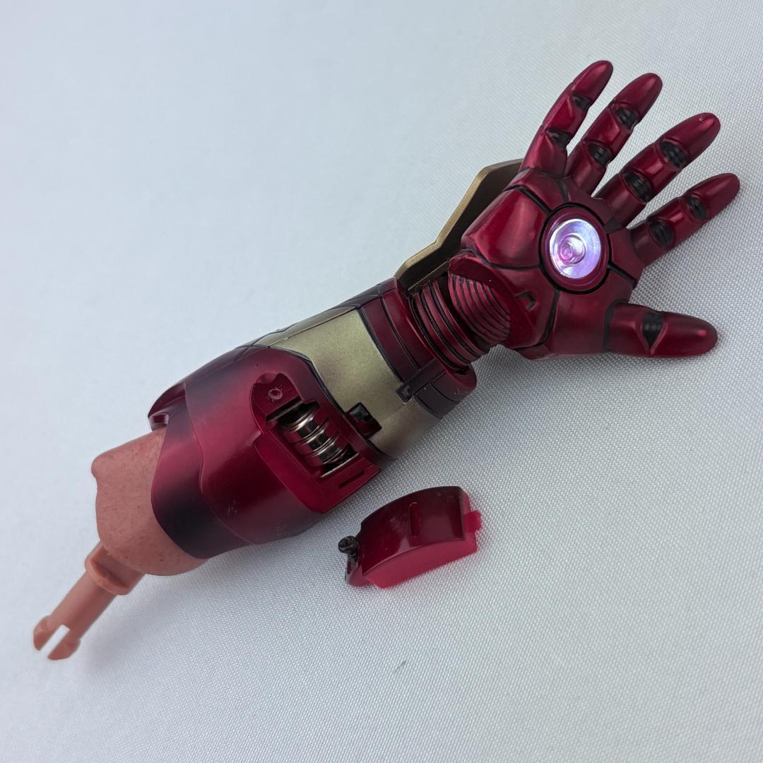 ホットトイズ　アイアンマン3 トニースターク　マンダリン邸襲撃版