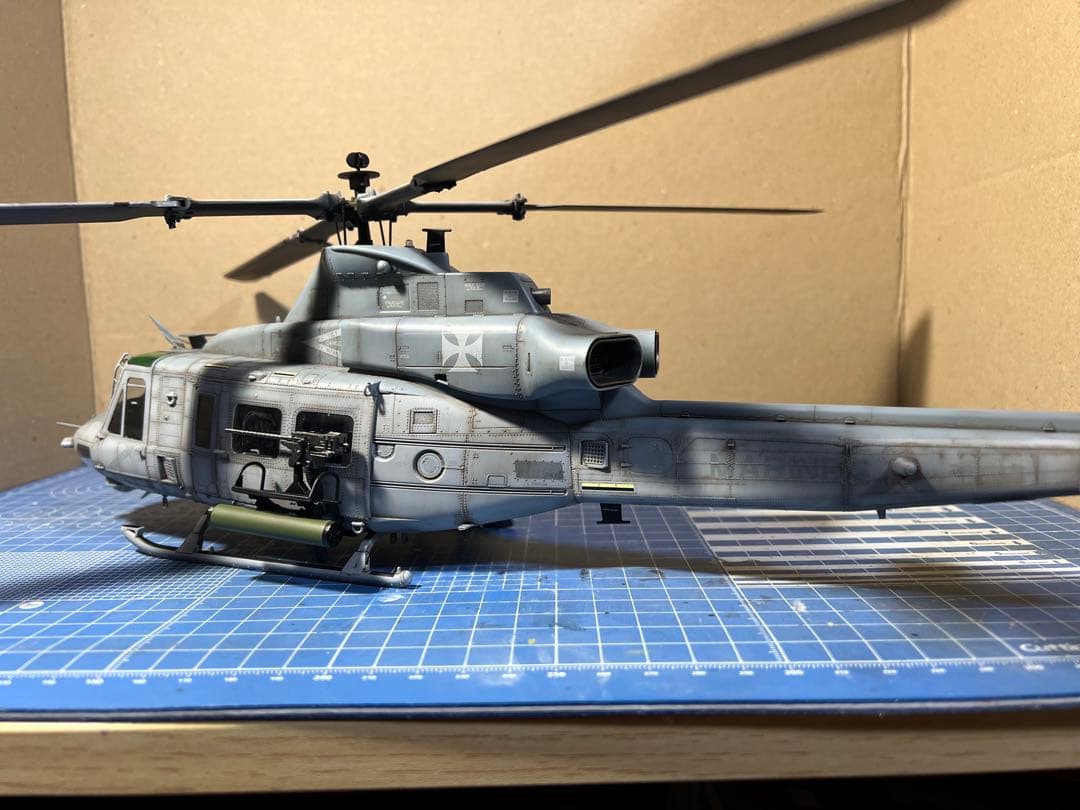 アカデミー 1/35 uh-1y ヴェノム 完成品