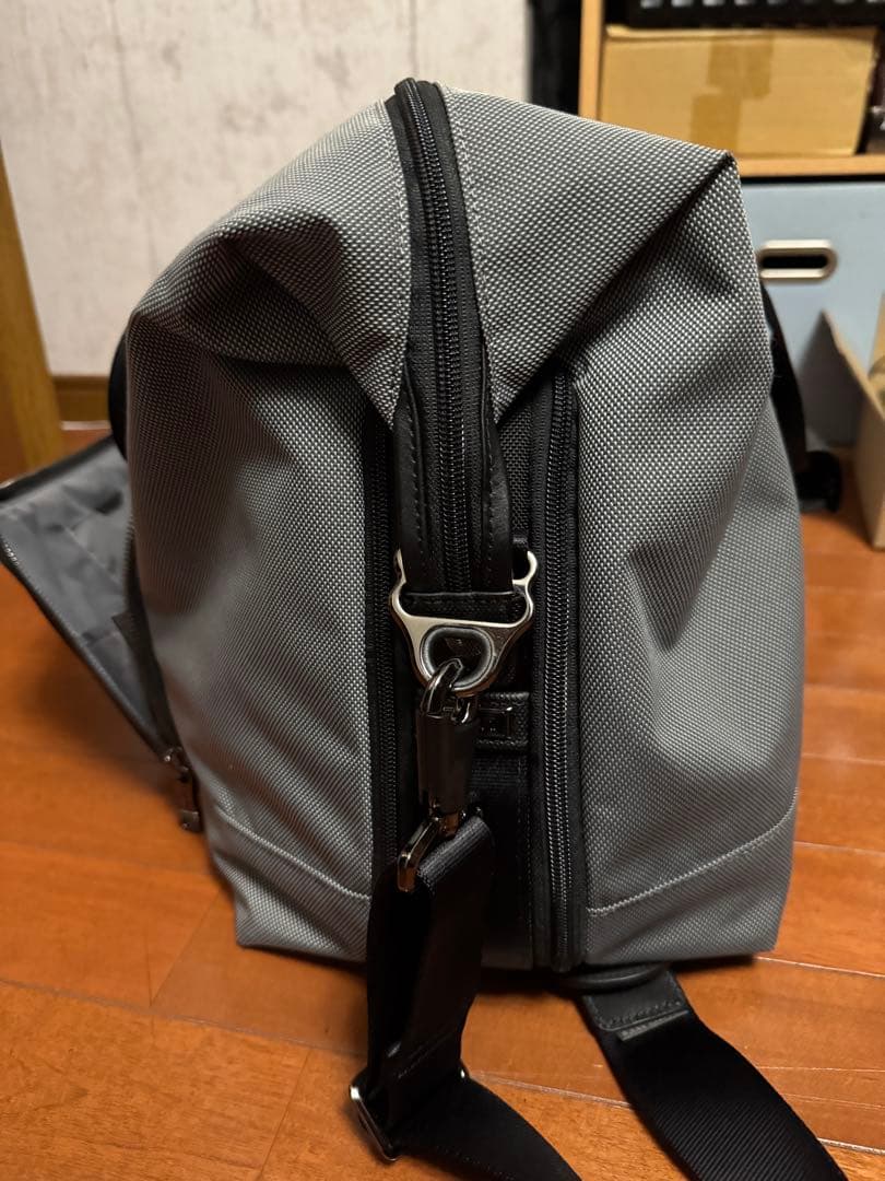 TUMI ボストンバッグ グレー