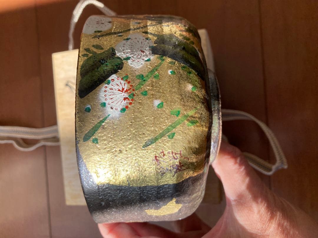 九谷焼　金箔梅抹茶碗 光陽窯　山田登陽志作　木箱付き