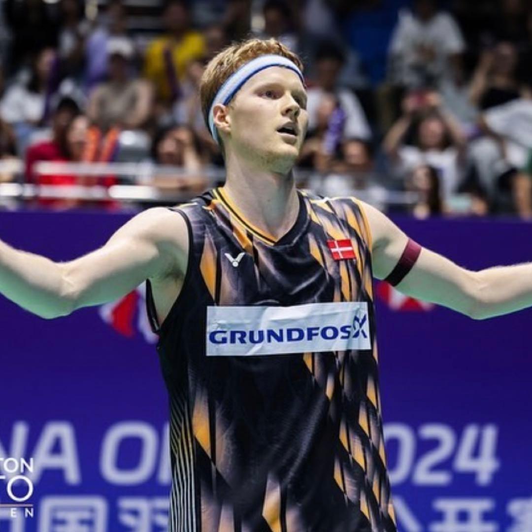 【アントンセン着用モデル】victor ビクターのゲームウェア