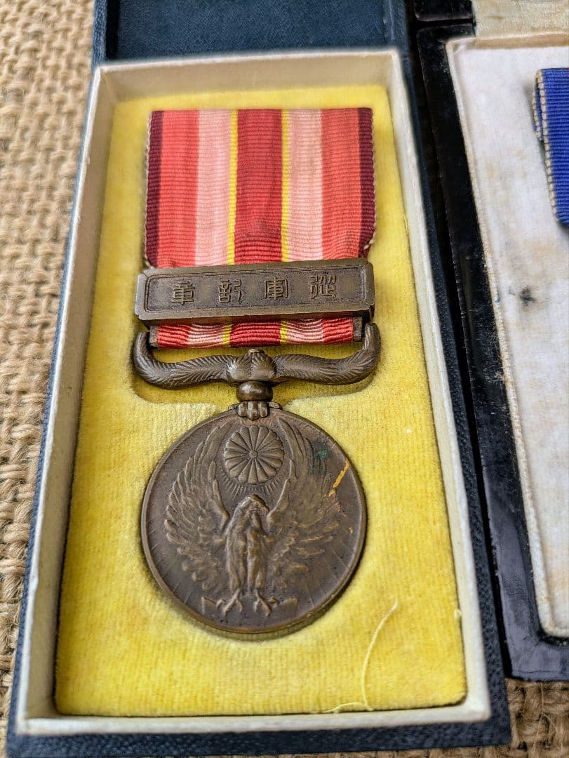 旧日本軍勲章　5種　大満洲國建國功労章　勲八位景雲章　功七級金鵄章ほか