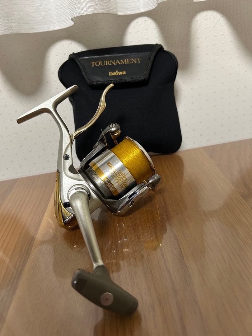 ダイワ TOURNAMENT 3000 リール 専用ケース付き
