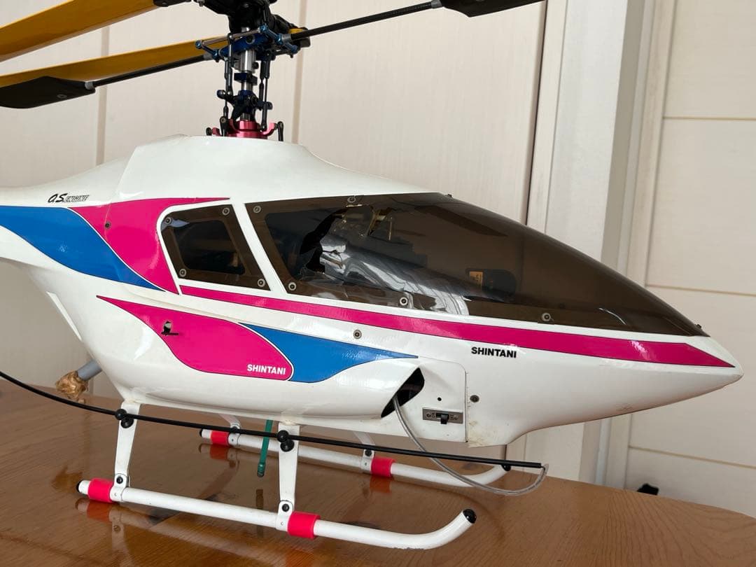 ヒロボーシャトル　TOP ARROW ボディ　ヘリコプター　ジャンク品