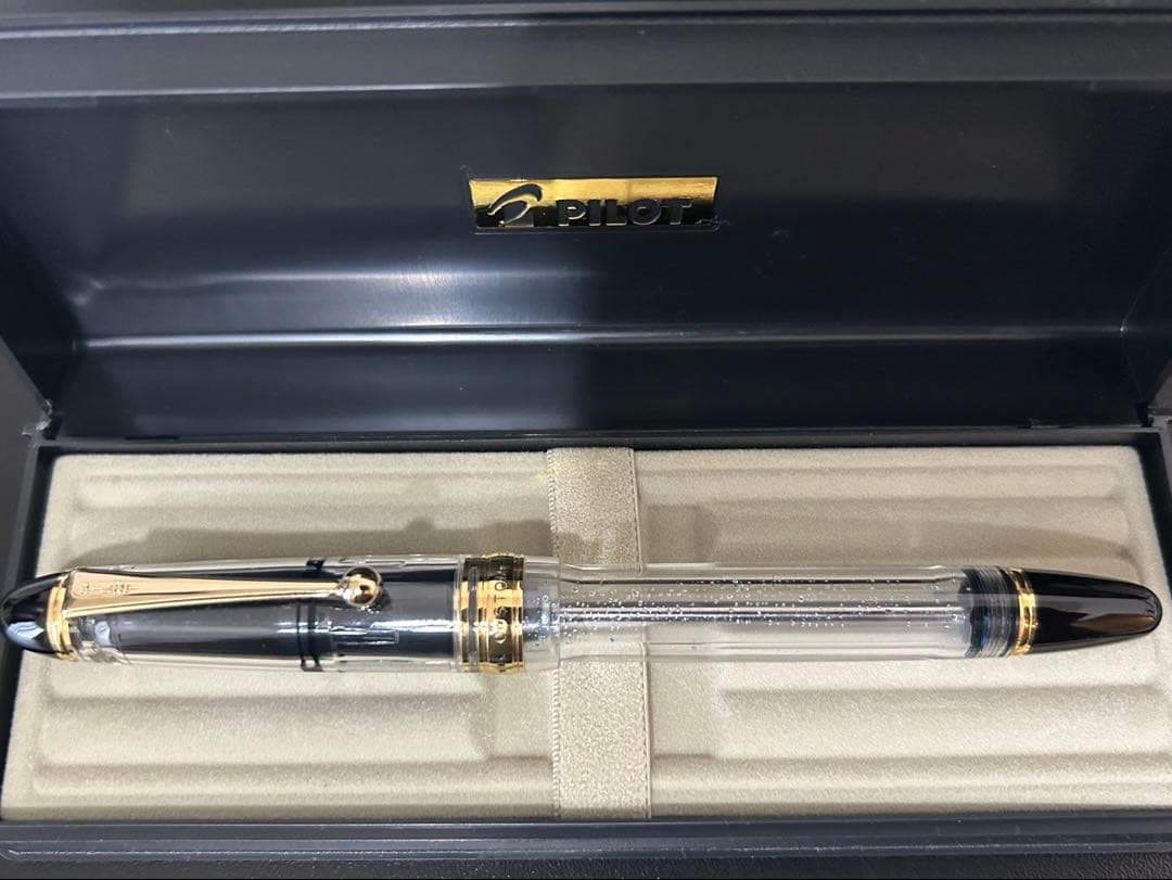 PILOT カスタム823 透明軸　M