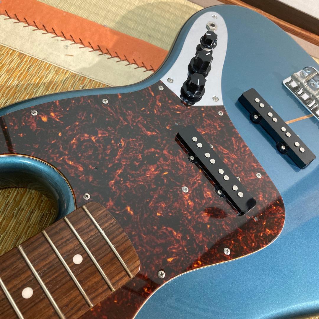 スタンド追加　フェンダー　JAZZベース　ストラップ　ピックガード　本　弦