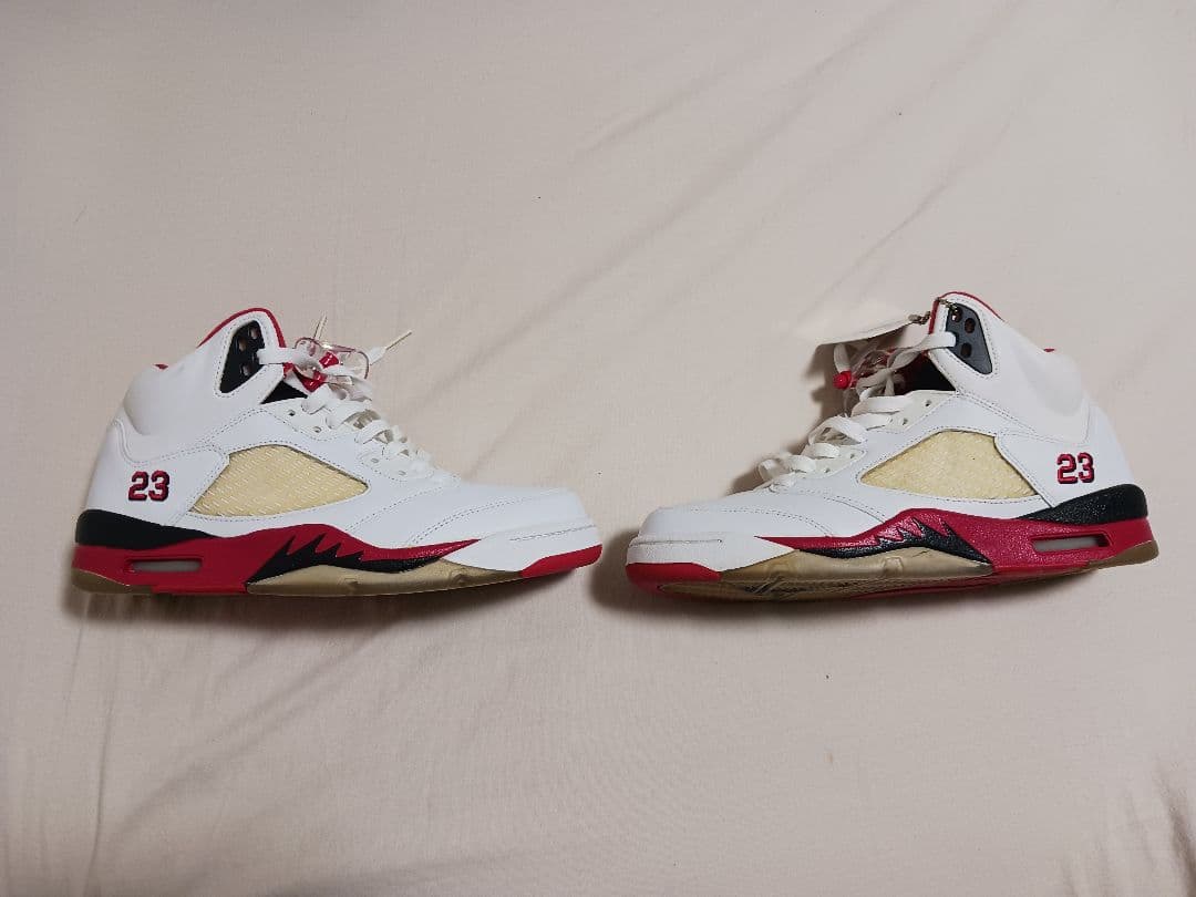 AIR JORDAN 5 RETRO 　エアジョーダン　スニーカー