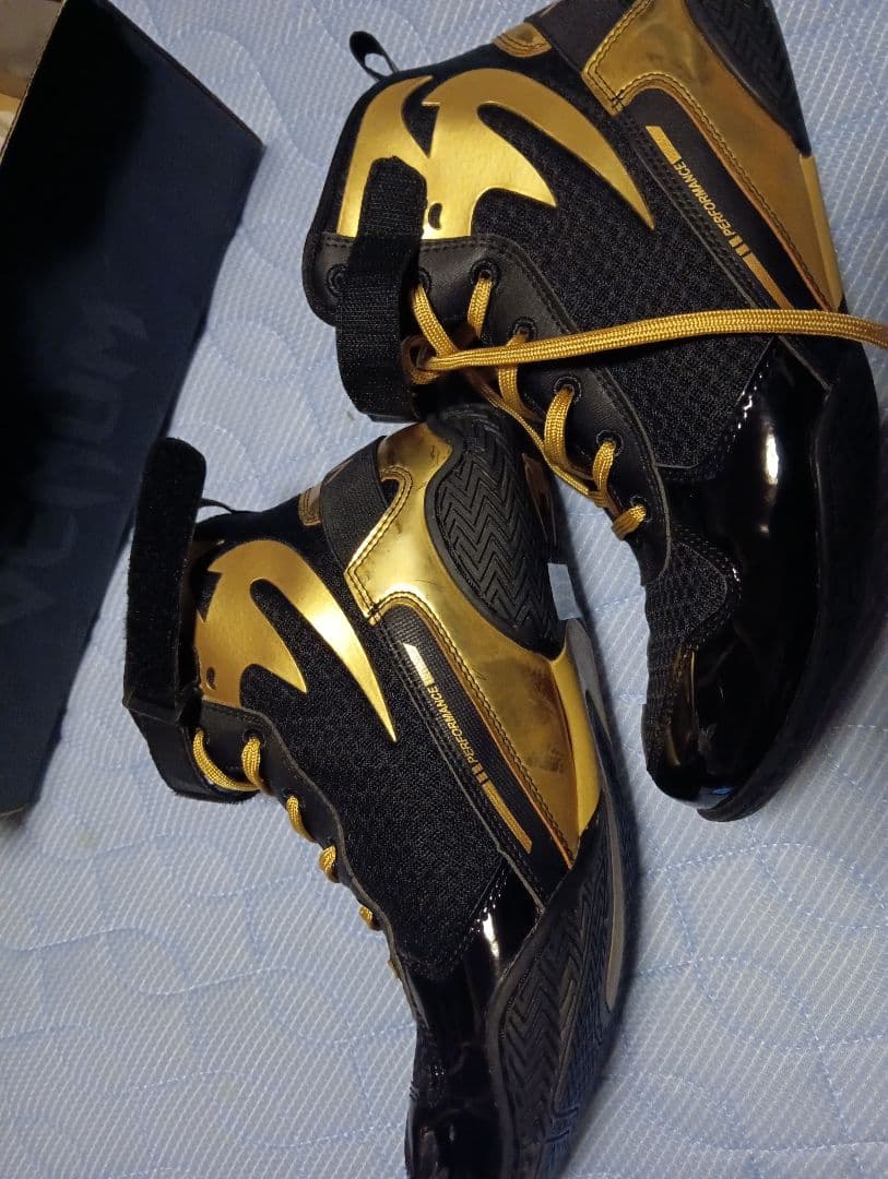 Venum ボクシングシューズ ブラック/ゴールド