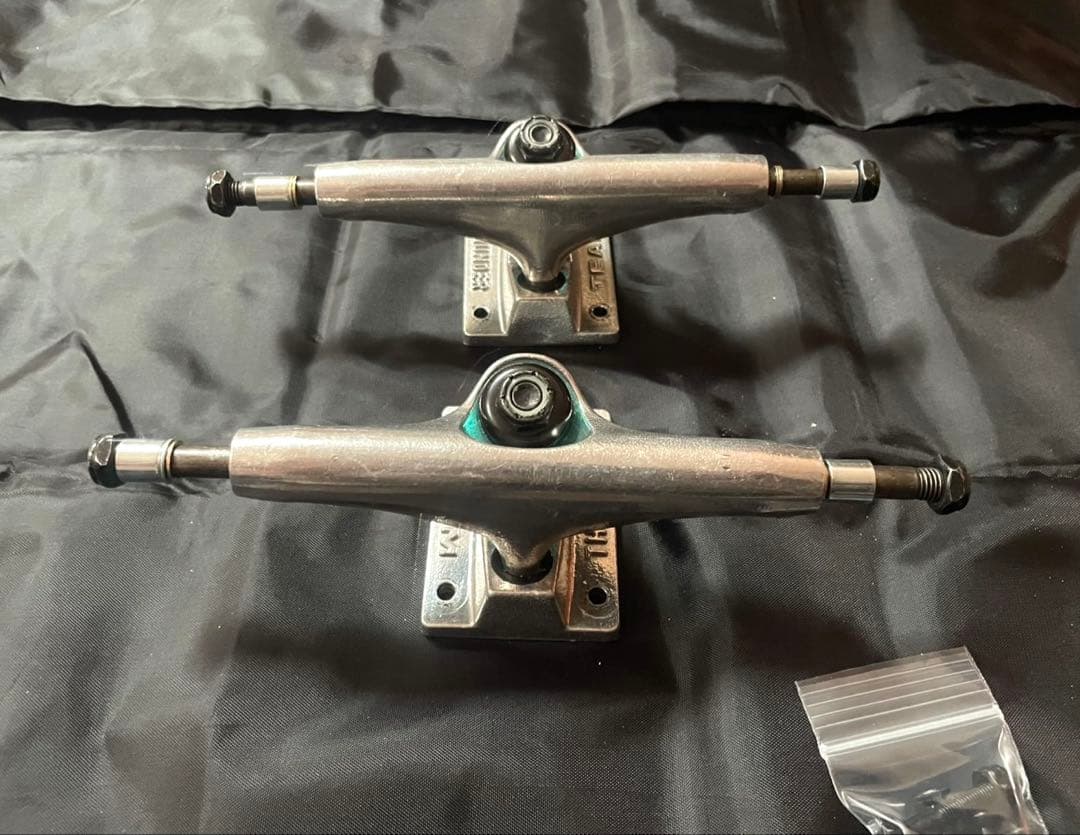 THUNDER TRUCKS トラック スケボー