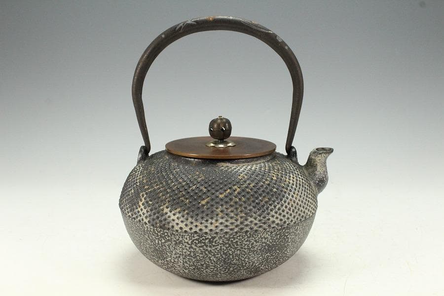 龍文堂 霰肌 金銀象嵌 鉄瓶 未使用(K-XA911)