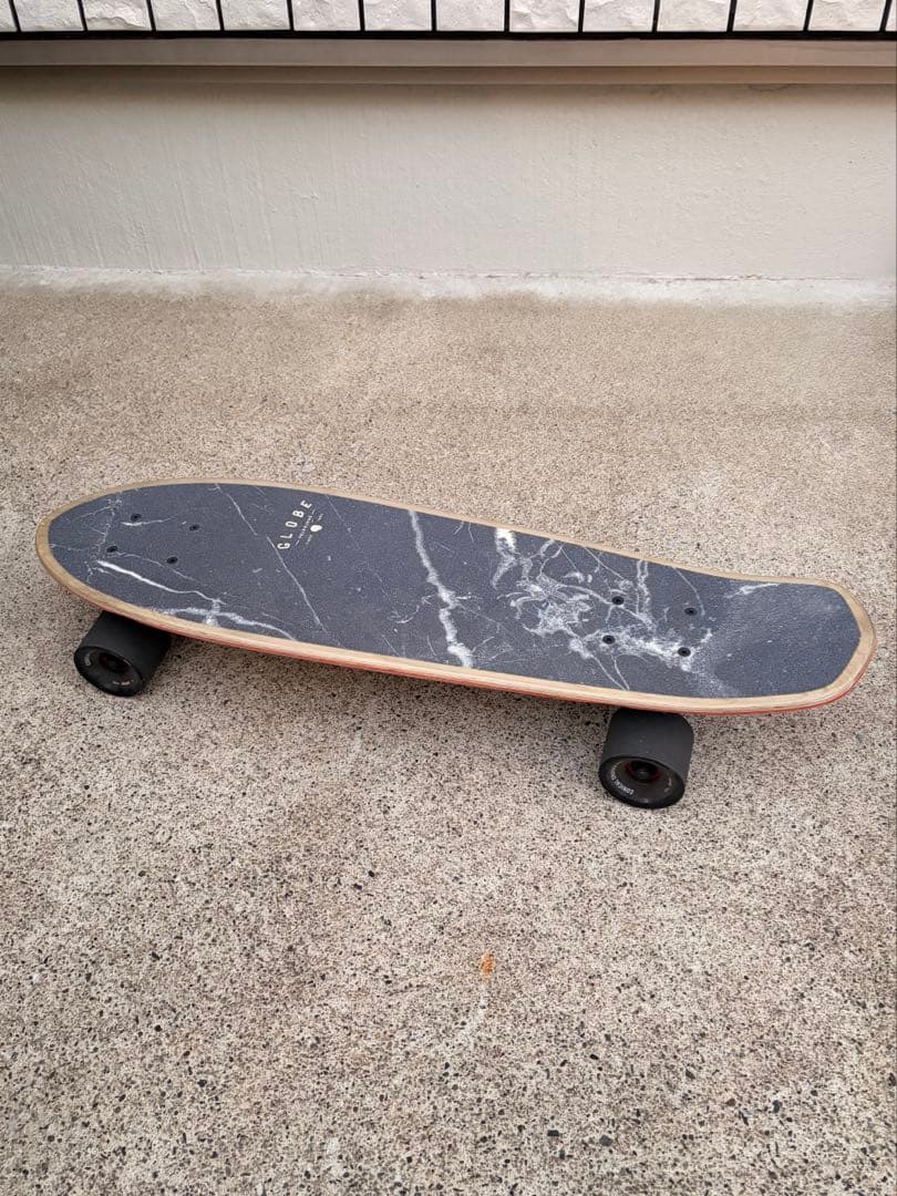 GLOBE マーブルデザイン スケートボード　26インチ