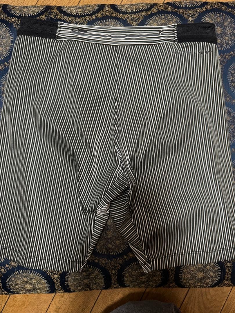 NIKE エアロスイフト　ハーフタイツ　Sサイズ　グレー