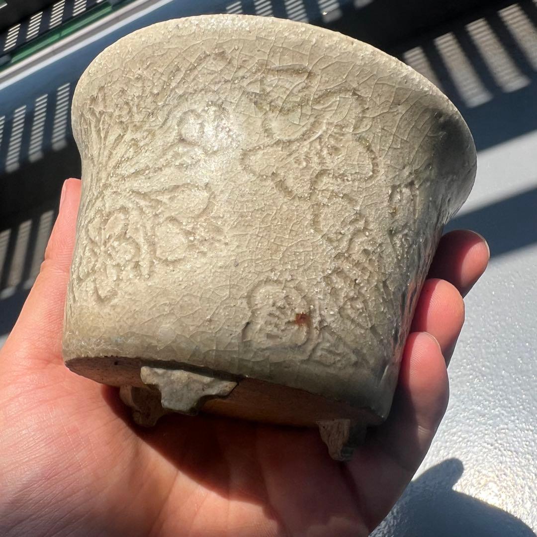 471.彫刻桜図白釉丸鉢 盆栽鉢 古鉢 植木鉢 11.1*7.3cm