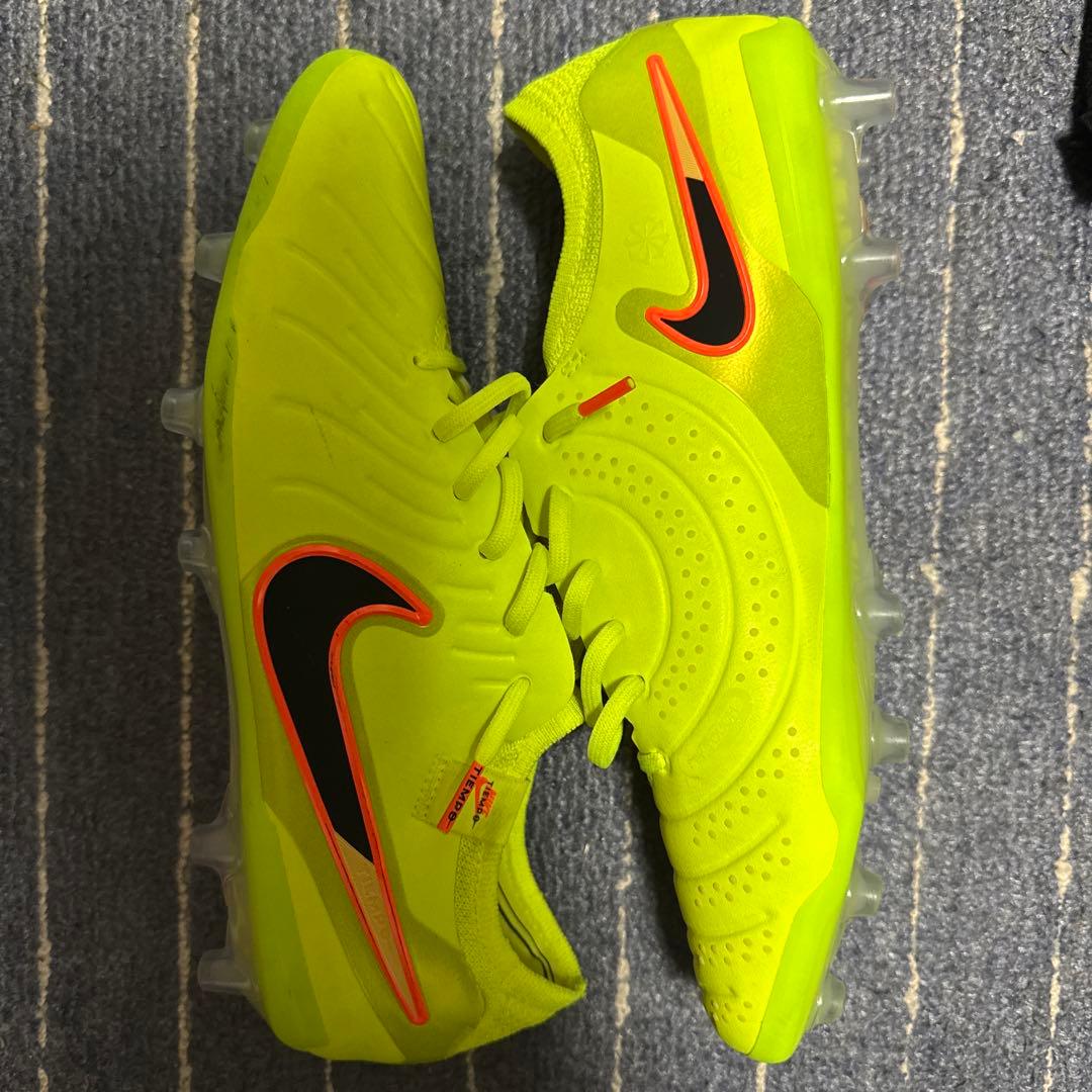 Nike Tiempo 蛍光イエロー サッカーシューズ