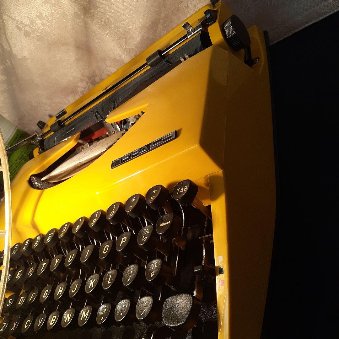 ジンジャー❤️ ドイツ アドラー社製携帯英文タイプライター❤️