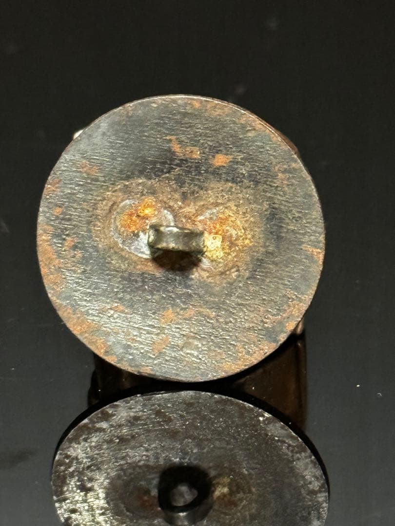 江戸期 古鉄製 金銀象嵌 花菱紋 丸型 根付 提げ物