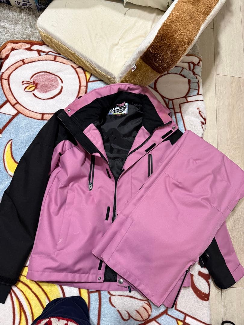 スキーウェア、スノーボードウェア