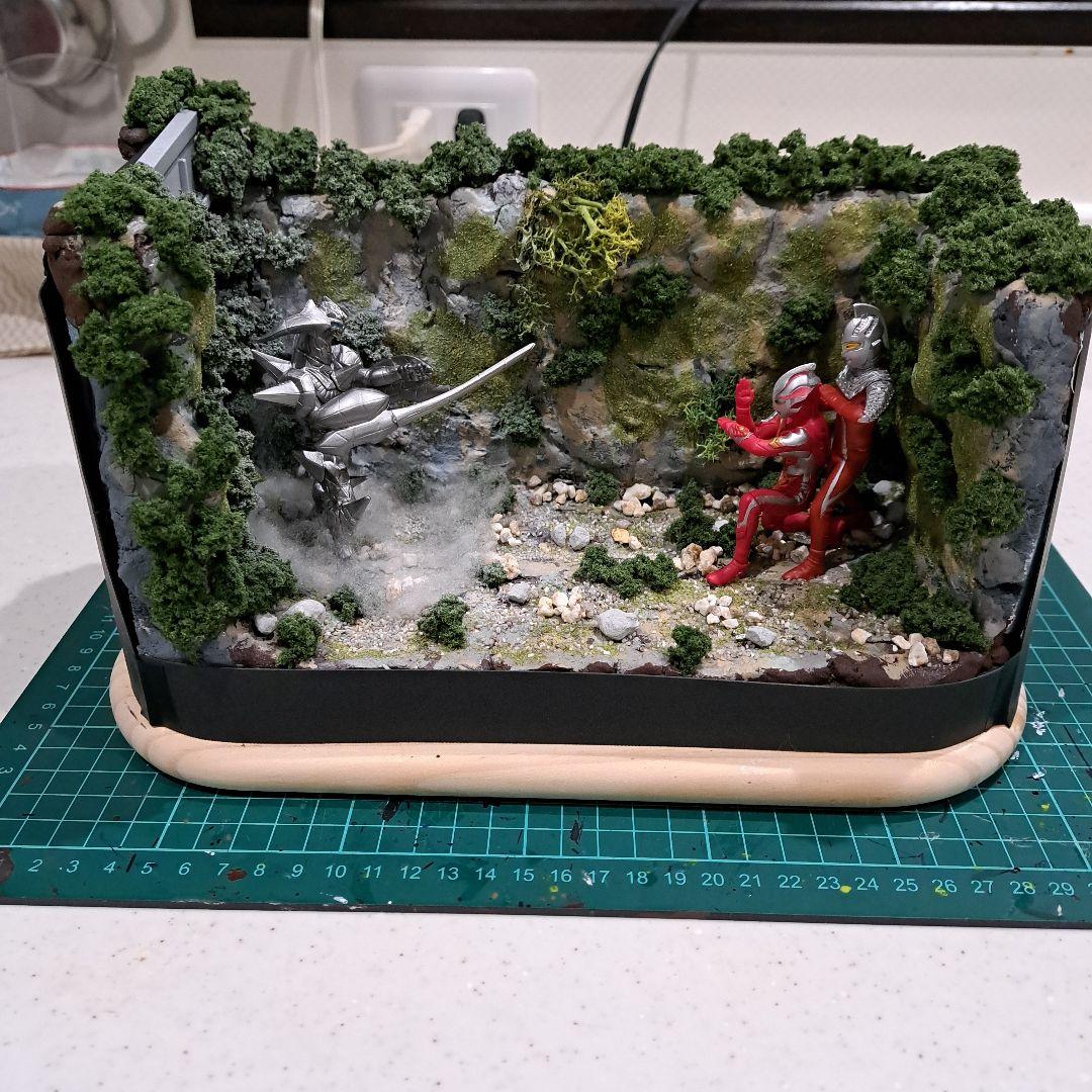 ジオラマ ウルトラマンメビウス セブン 対 グローザム