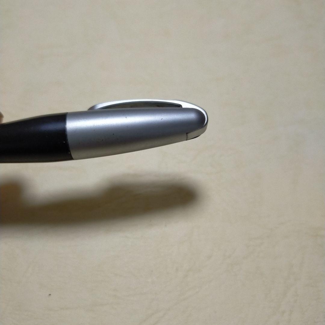 PELIKAN 黒インク流線型ボールペン