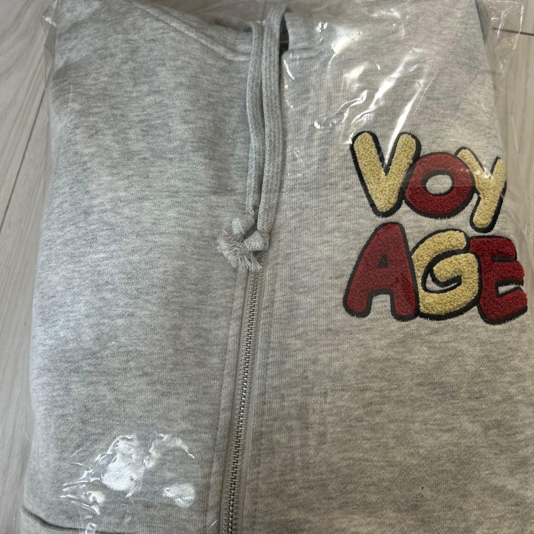 なにわ男子　VoyAGE 　ジップパーカー