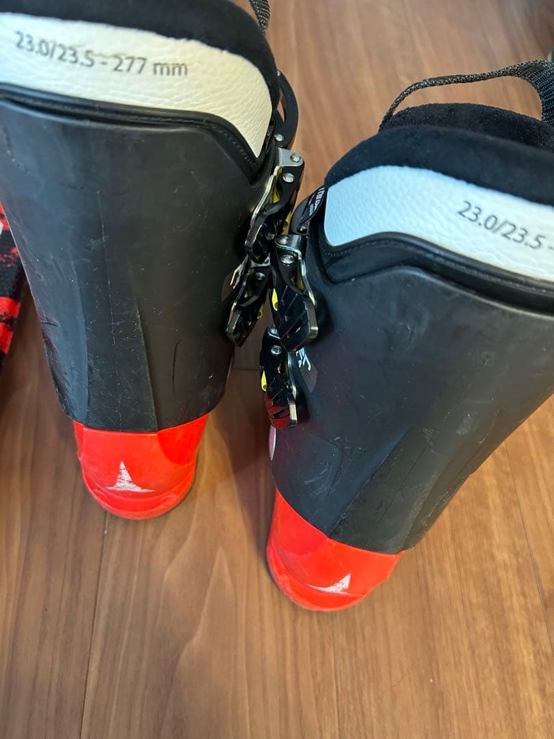 ATOMIC スキーセット ブーツとポール付き