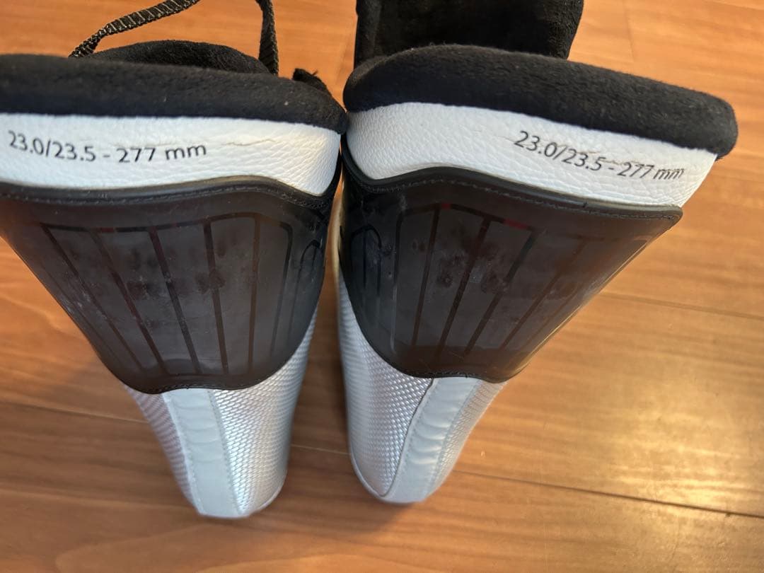 ATOMIC スキーセット ブーツとポール付き