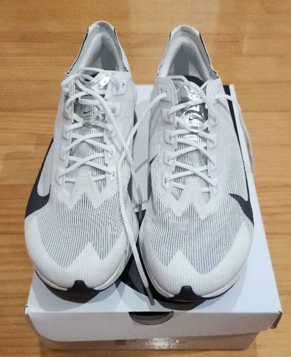 Nike ヴェイパーフライ4　メンズ28㎝