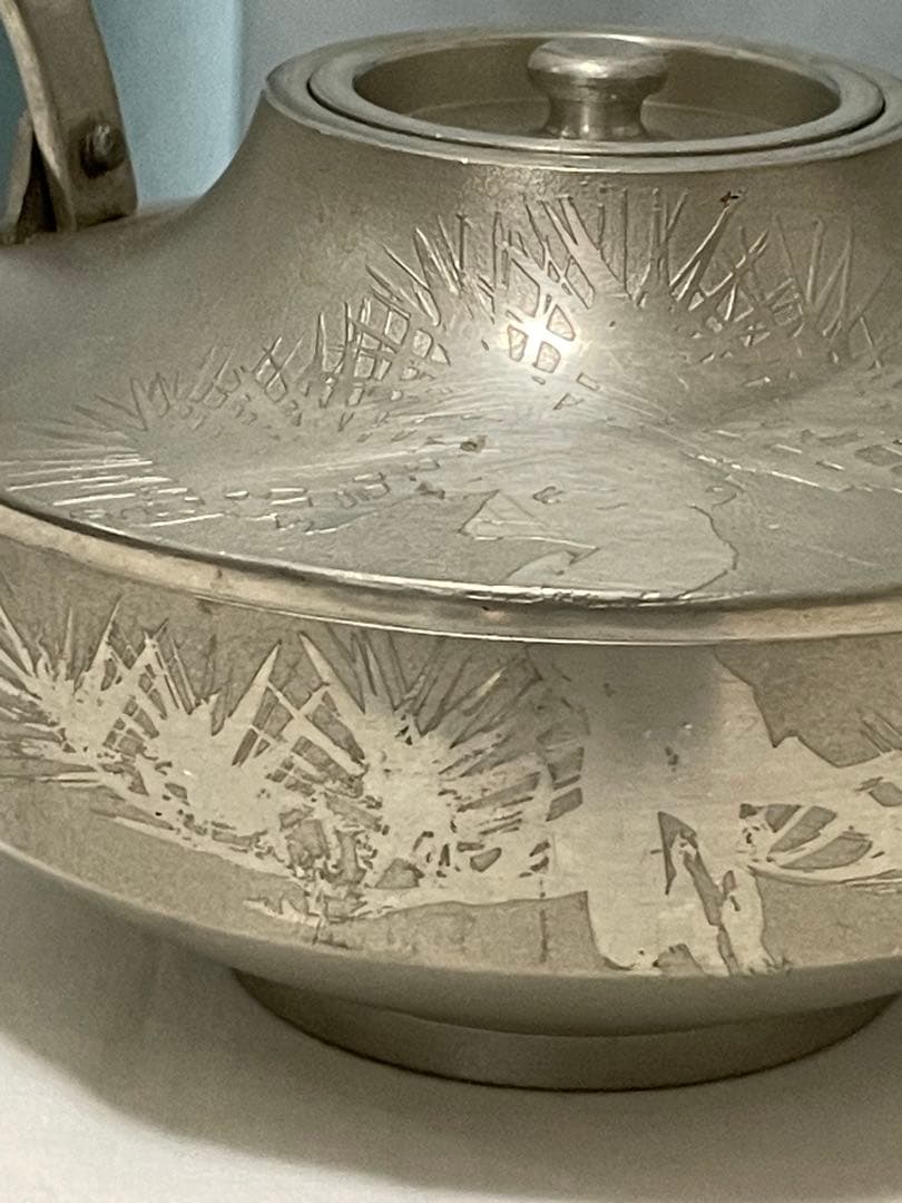 錫製の盃と片口