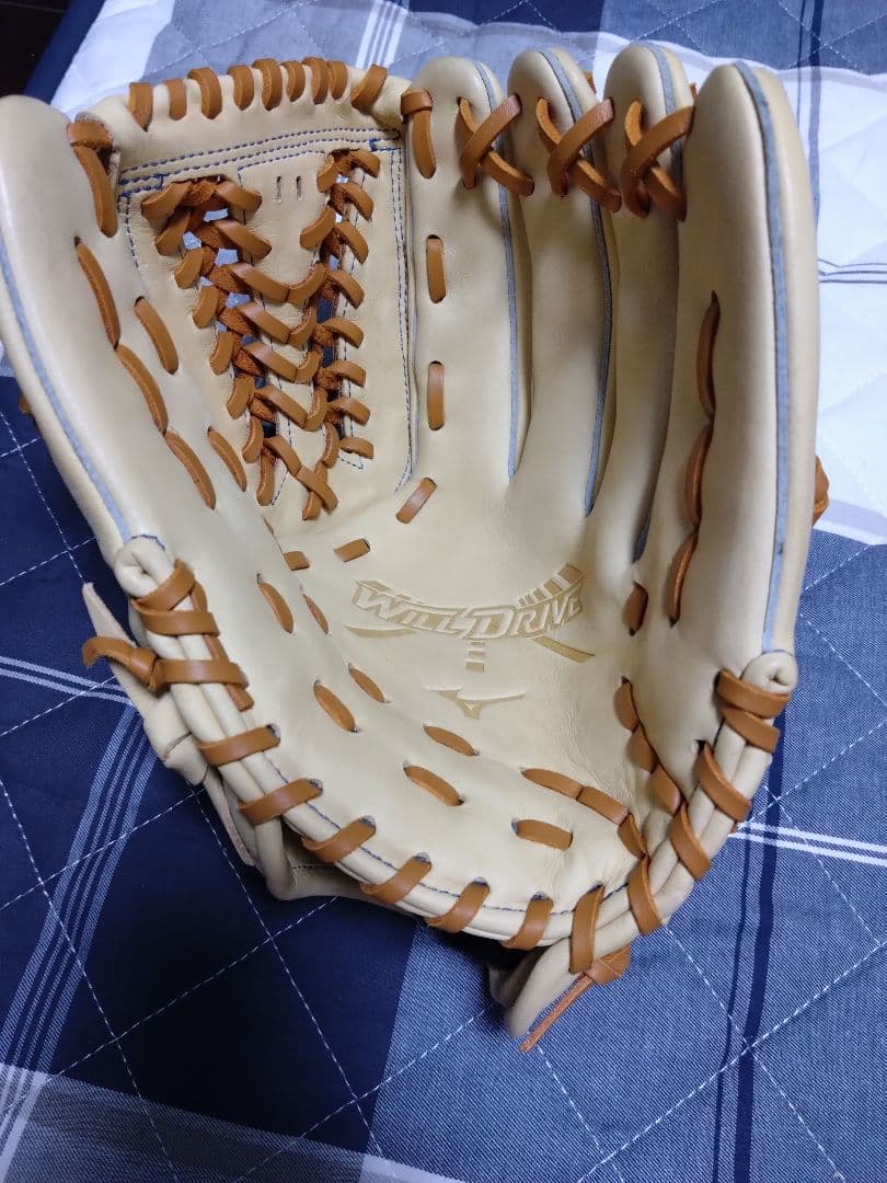 ぶ*ん様 ミズノオールラウンド　右投用軟式グローブ　スラッガーグラブ袋込