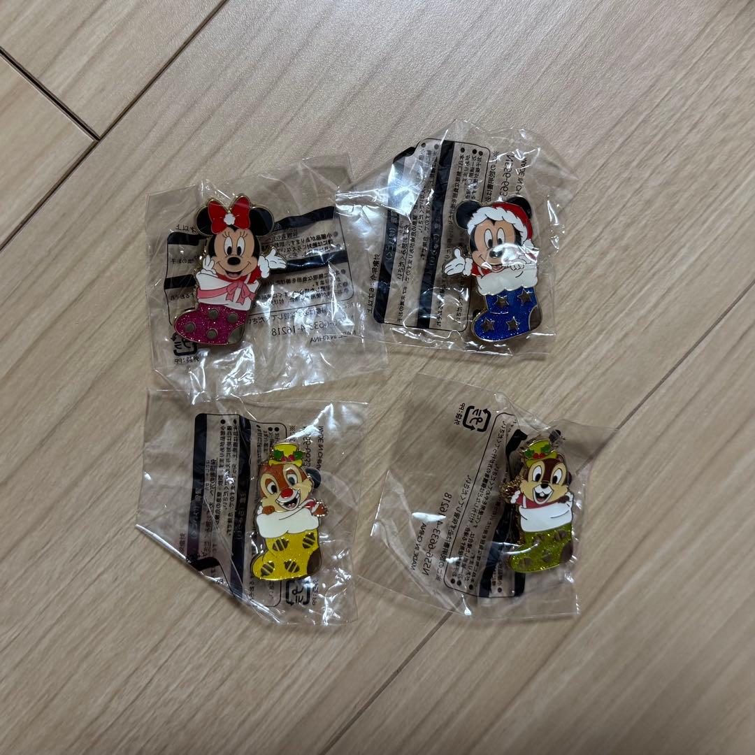 ディズニー ピンバッジ チャーム 35個 バラ売り可